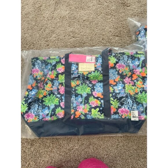 NWT Lilly Loves Disney Disney x Lilly Pulitzer Mickey & Minnie Mouse Canvas Tote - Picture 6 of 14